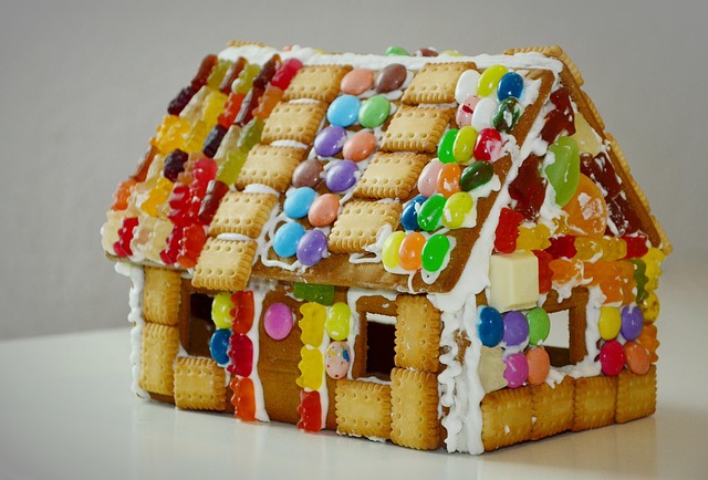 gingerbread house small